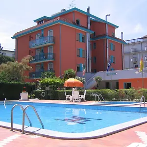 https://hotel-altinate.hotelinveneto.com